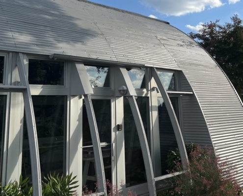 Exterior of the Quonset Hut on Opening Day of the Rosenthal Show