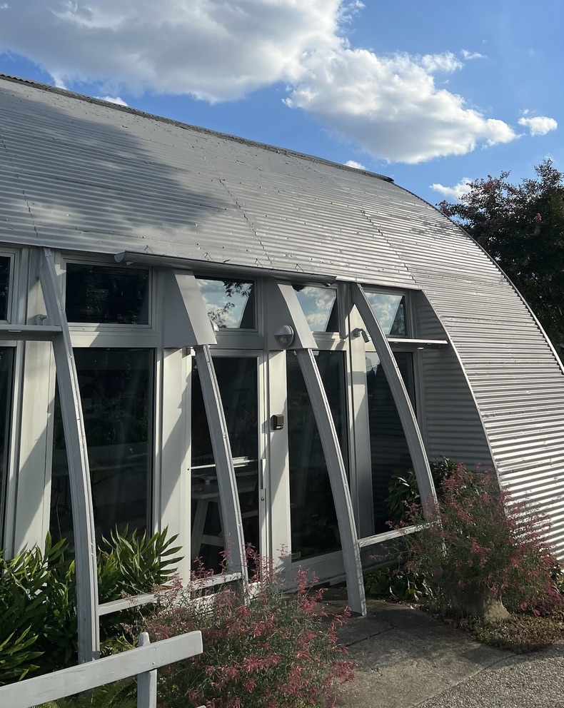 Exterior of the Quonset Hut on Opening Day of the Rosenthal Show